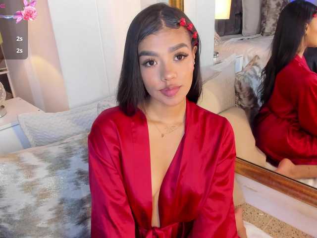 NaylaGrey live cam