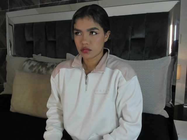 NaylaGrey live cam on BongaCams