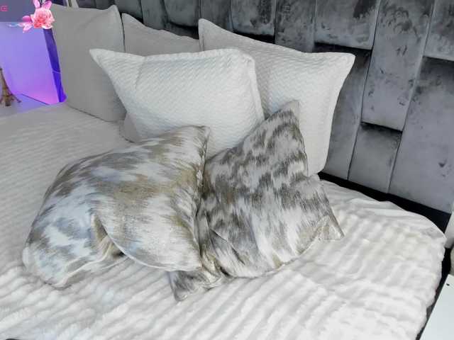 NaylaGrey live cam on BongaCams