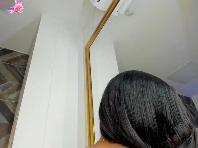 NaylaGrey live cam on BongaCams