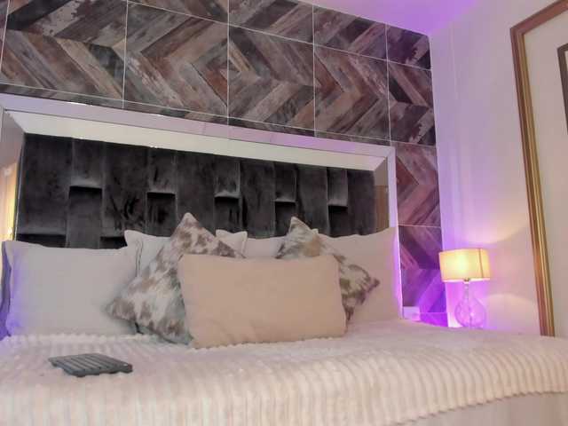 NaylaGrey live cam on BongaCams