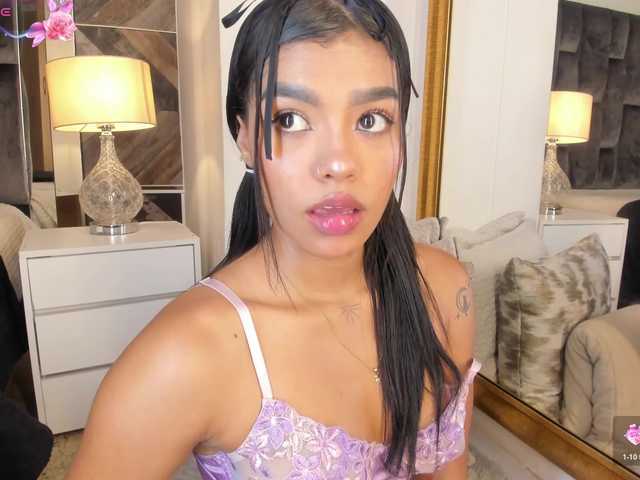 NaylaGrey live cam on BongaCams