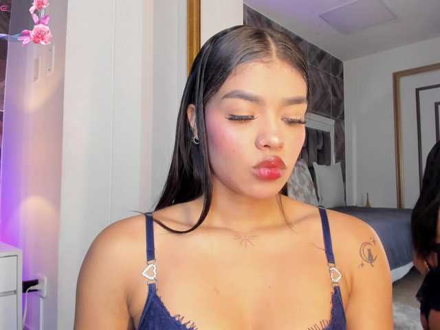 NaylaGrey live cam on BongaCams