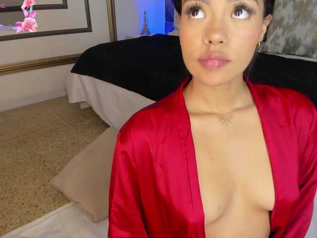 NaylaGrey live cam on BongaCams