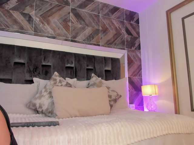 NaylaGrey live cam on BongaCams
