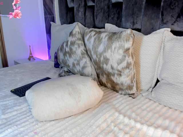 NaylaGrey live cam on BongaCams