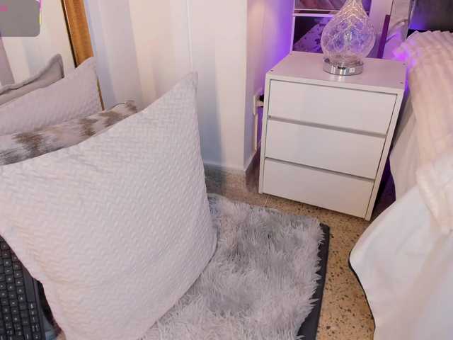 NaylaGrey live cam on BongaCams