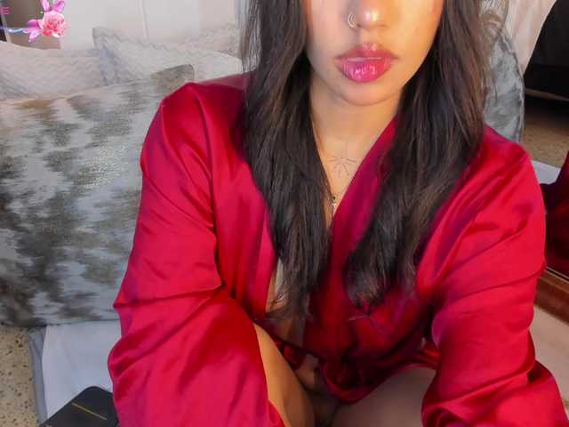 NaylaGrey live webcam show