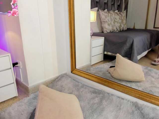NaylaGrey live cam on BongaCams