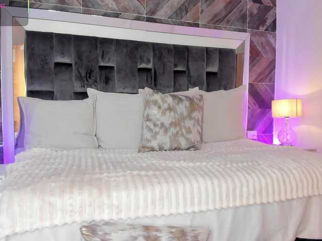 NaylaGrey live cam on BongaCams