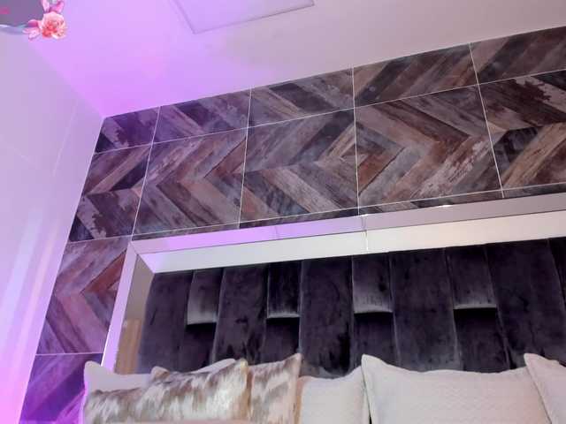 NaylaGrey's BongaCams show and profile