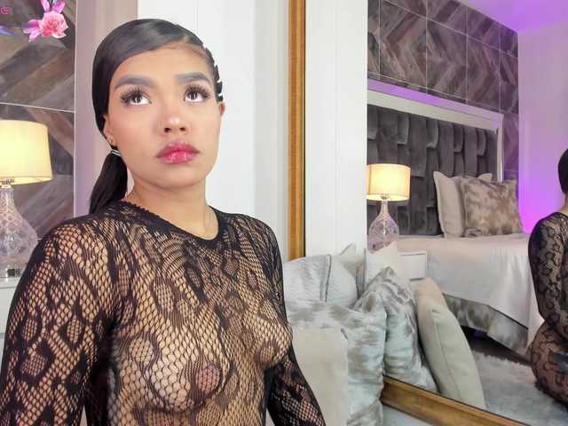 NaylaGrey live cam on BongaCams