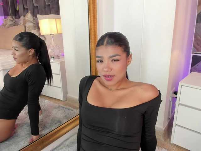 NaylaGrey live cam on BongaCams