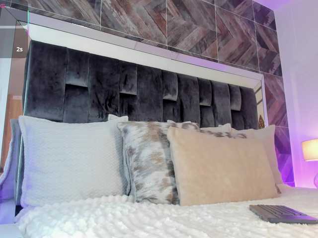 NaylaGrey live cam on BongaCams