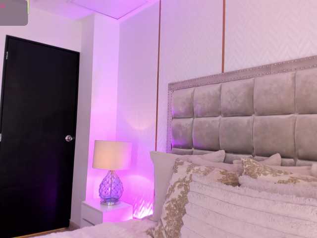 NaylaGrey live cam on BongaCams