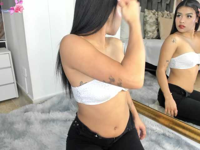 NaylaGrey live cam on BongaCams