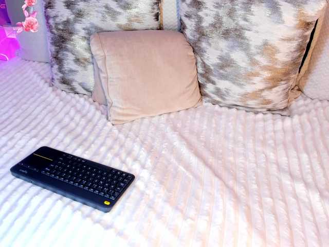 NaylaGrey's BongaCams show and profile