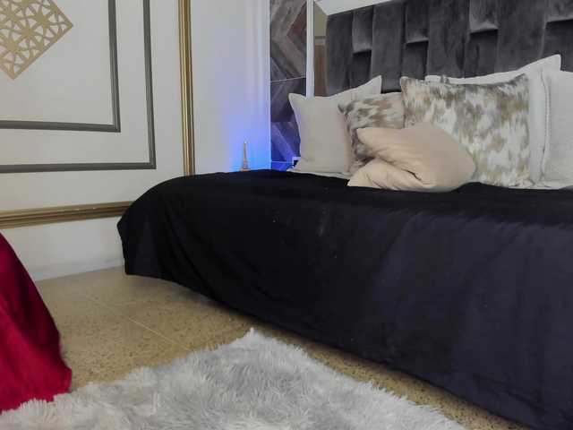 NaylaGrey live cam on BongaCams