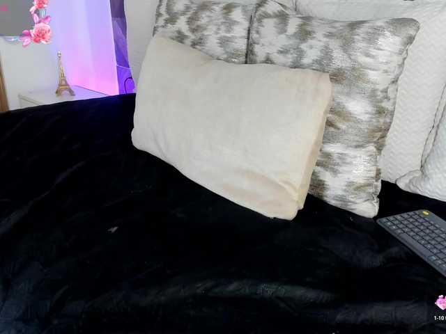 NaylaGrey live cam on BongaCams