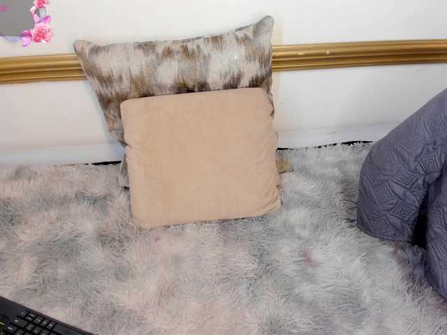 NaylaGrey live cam on BongaCams