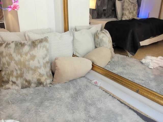 NaylaGrey live cam on BongaCams
