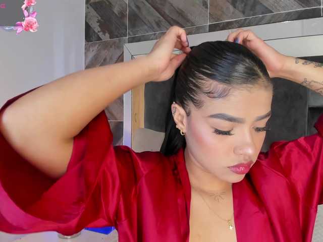 NaylaGrey live webcam show