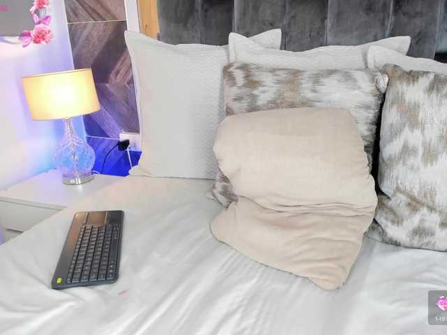 NaylaGrey live cam on BongaCams