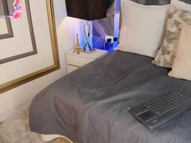NaylaGrey live cam on BongaCams