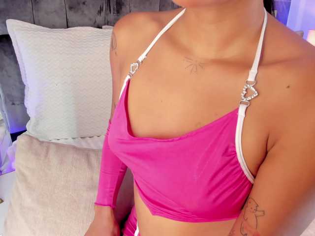 NaylaGrey live cam on BongaCams