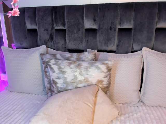 NaylaGrey's BongaCams show and profile