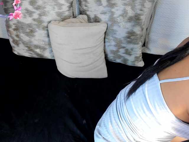 NaylaGrey live cam on BongaCams