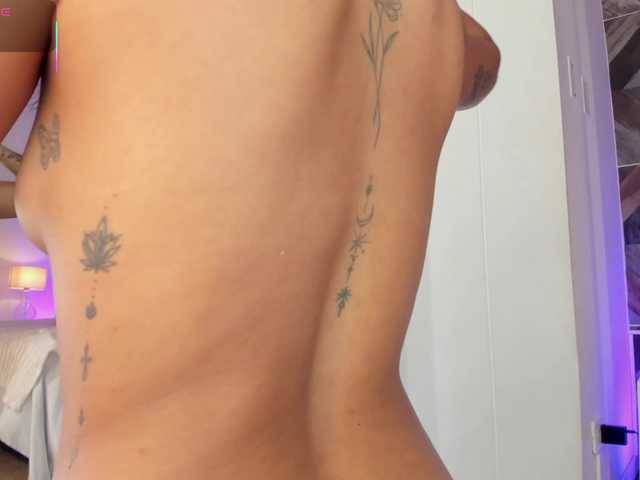 NaylaGrey live cam on BongaCams