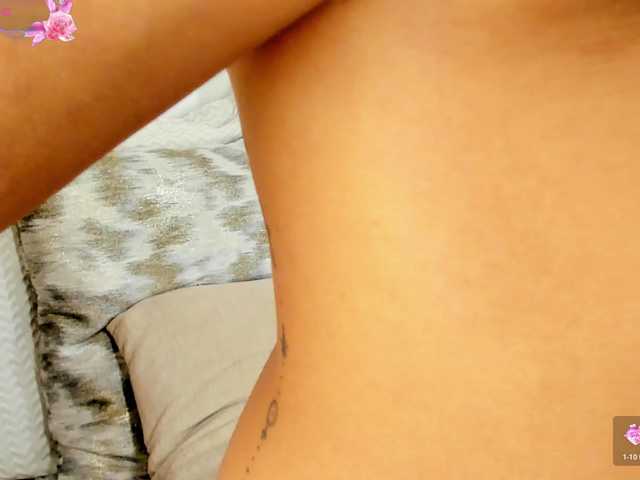NaylaGrey live cam on BongaCams