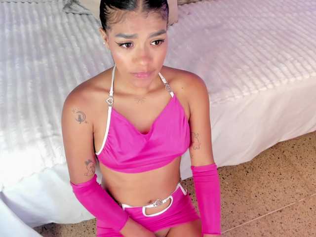 NaylaGrey live cam on BongaCams