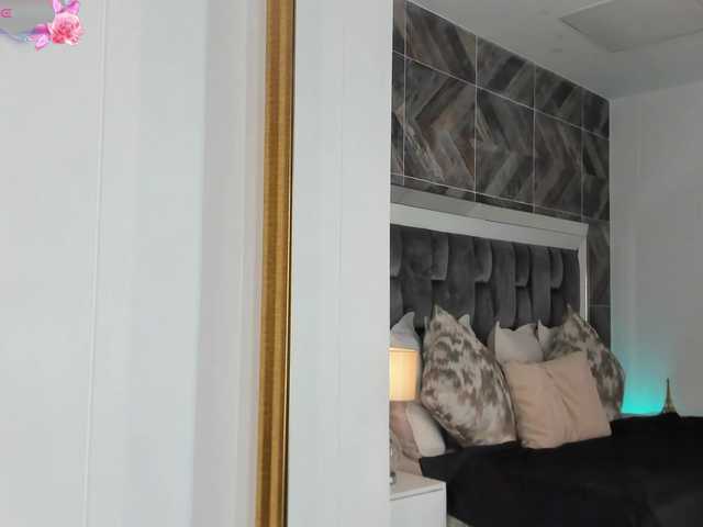 NaylaGrey live cam on BongaCams