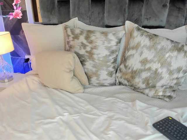 NaylaGrey live webcam show