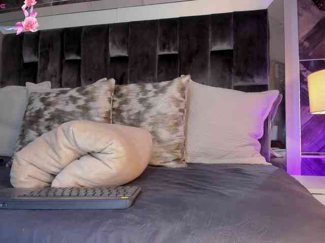 NaylaGrey webcam
