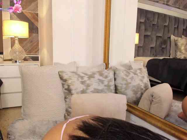 NaylaGrey webcam