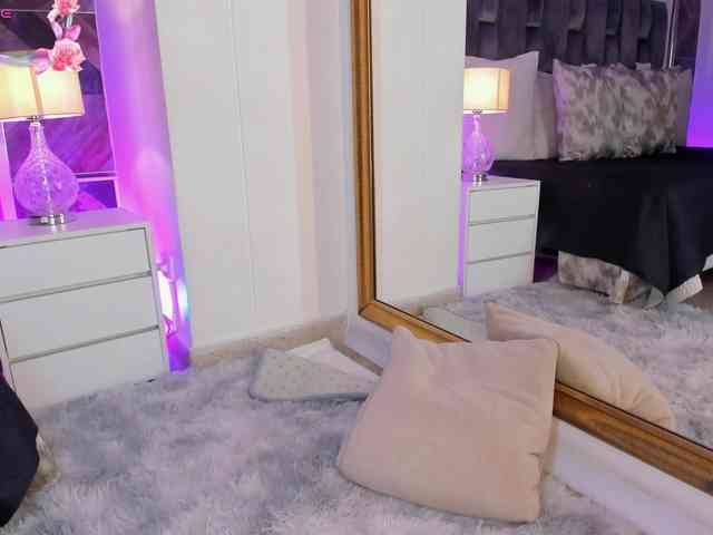 NaylaGrey webcam