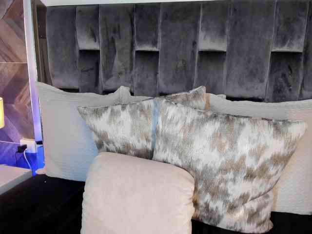 NaylaGrey webcam
