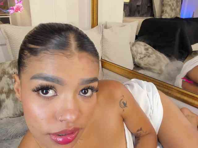 NaylaGrey webcam