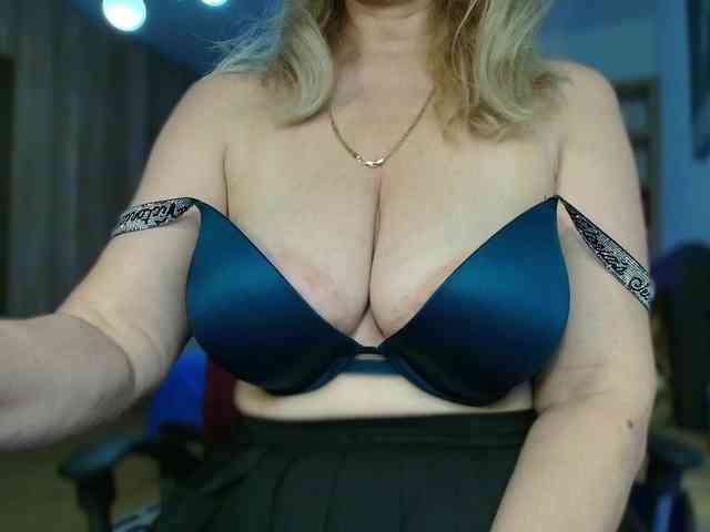 AnnaMariaMM webcam