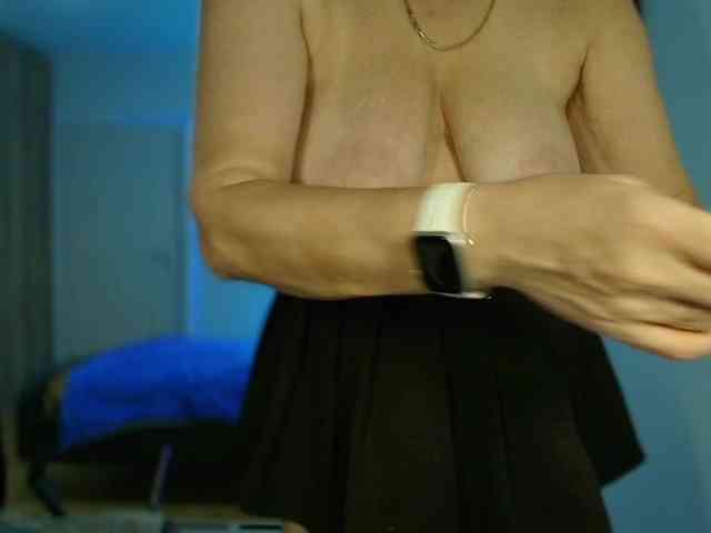 AnnaMariaMM webcam