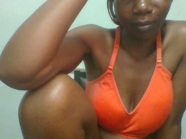 Golden-brownie live cam on BongaCams