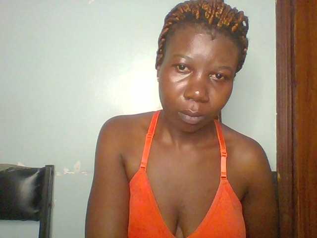 Golden-brownie live cam on BongaCams