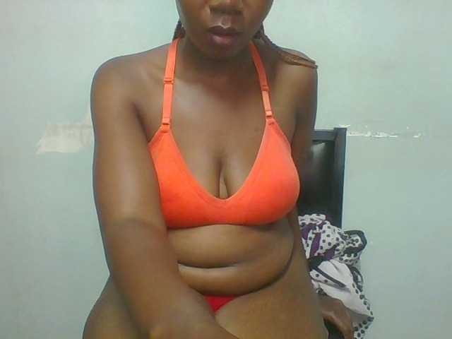 Golden-brownie live cam on BongaCams