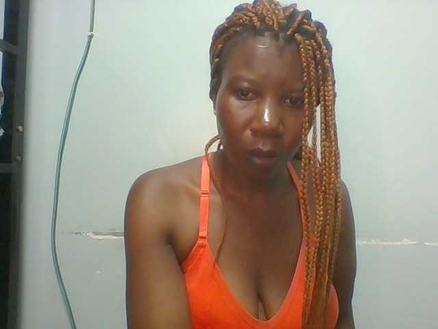 Golden-brownie live cam on BongaCams