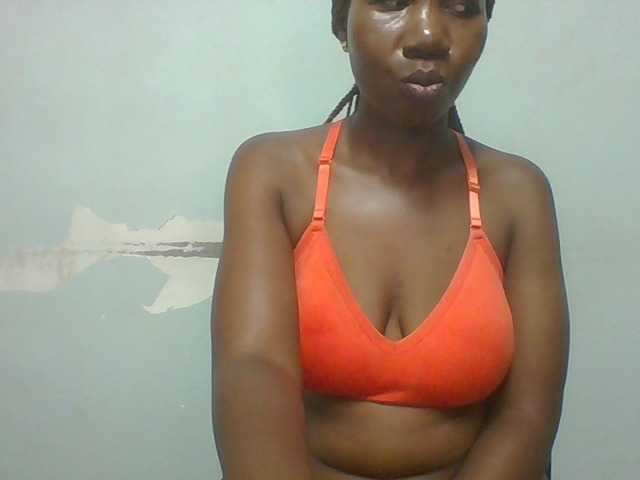 Golden-brownie live cam on BongaCams