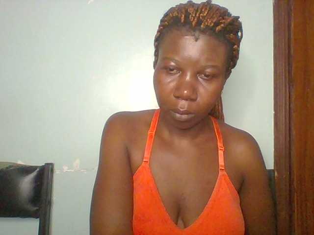Golden-brownie live cam on BongaCams