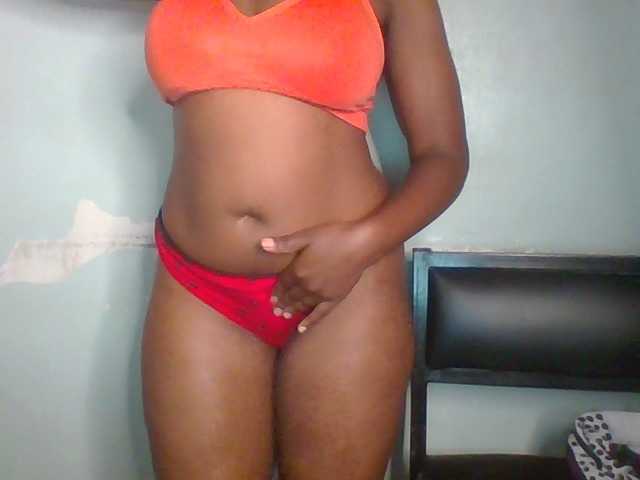 Golden-brownie live cam on BongaCams
